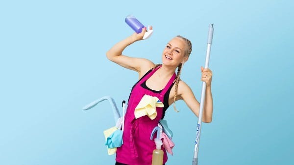 This Woman Quit Her Job to Clean Your House for Free